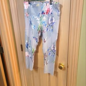 Misses Sz L Avia Floral Workout Capris Pants ATHLETIC Running Yoga Arsty